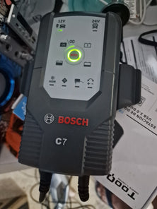 Cargador automático de batería Bosch Automotive C7 para 12-24 V / 7 A