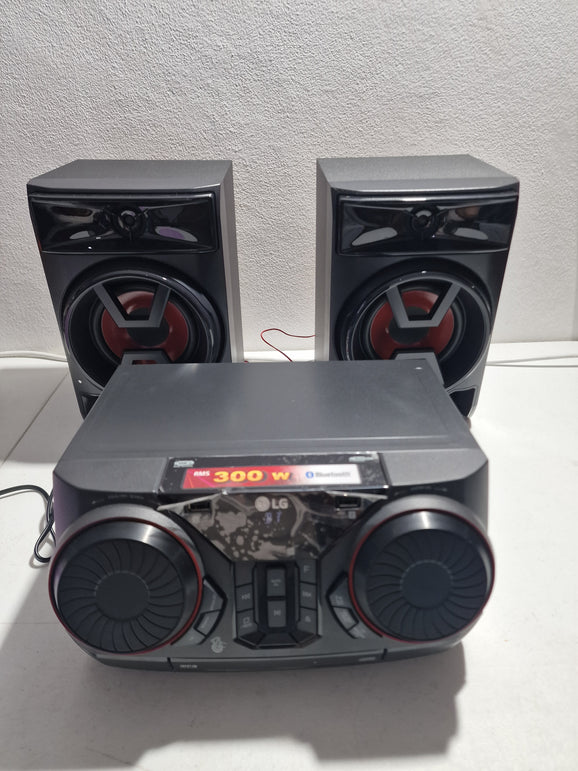 Equipo de Sonido, Potencia 300W, Bluetooth, USB Dual, Entrada AUX, Radio FM, Reproductor CD