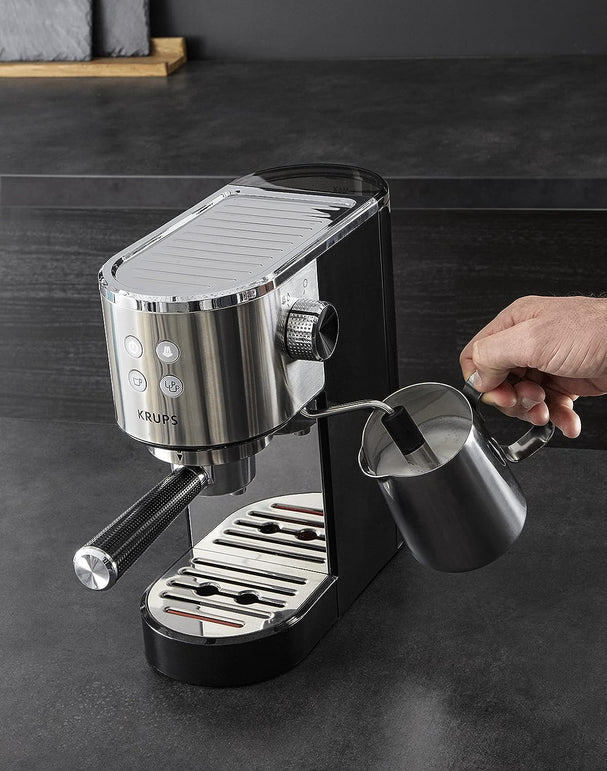 Cafetera, diseño compacto y elegante, capacidad 1.1 L, espresso, cappuccino, sistema Thermoblock.